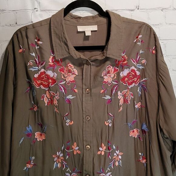 Woman Within green floral button front plus size 22/24 shirt - Picture 2 of 9